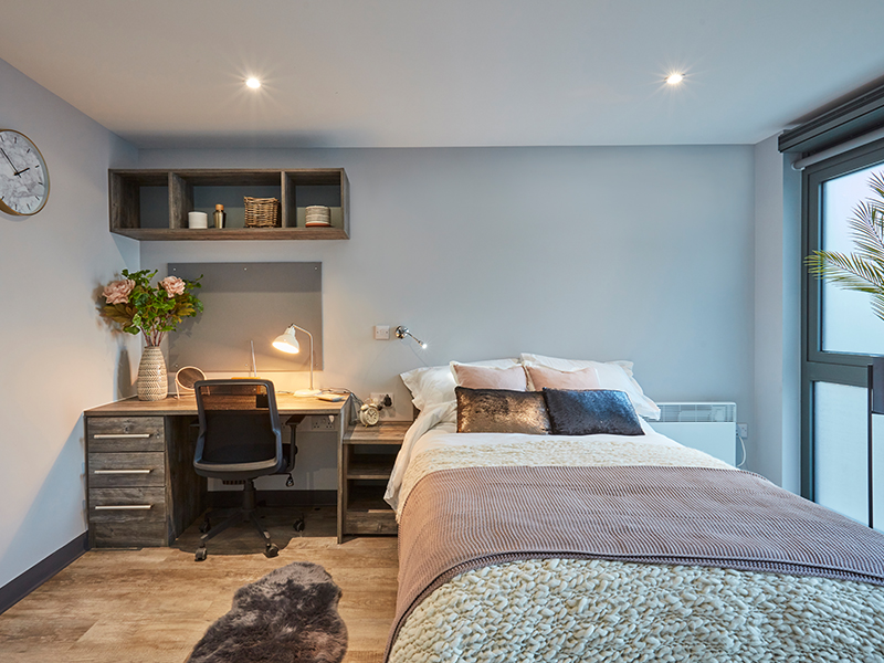 Crown Place accommodation bedroom with desk